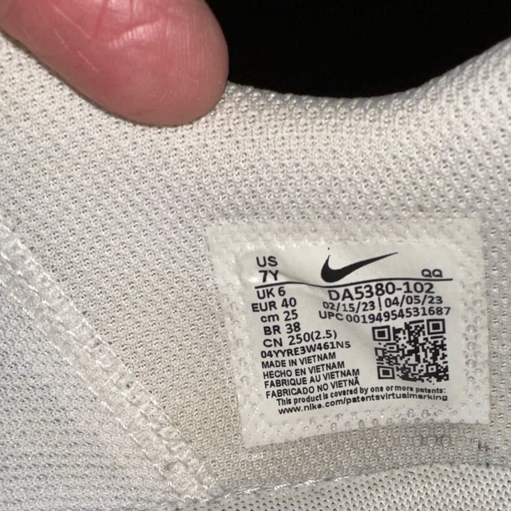 Nike White and Brown Unisex Sneakers
US Size 7 - Picture 7 of 8